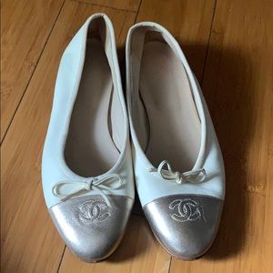 *SOLD* CHANEL Flats Size 38